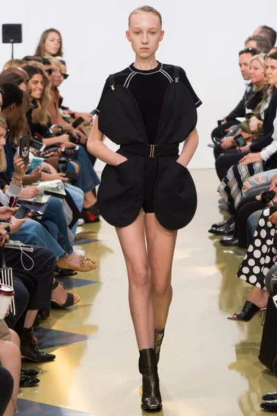 Look 8